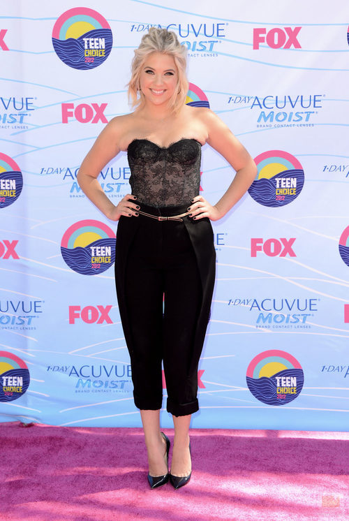 Ashley Benson en los Teen Choice Awards 2012