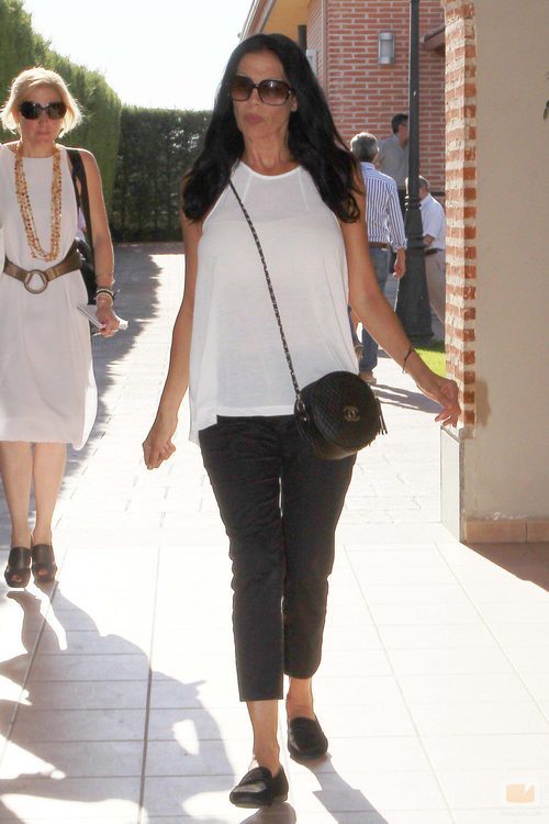 Toñi Salazar despide a José Luis Uribarri