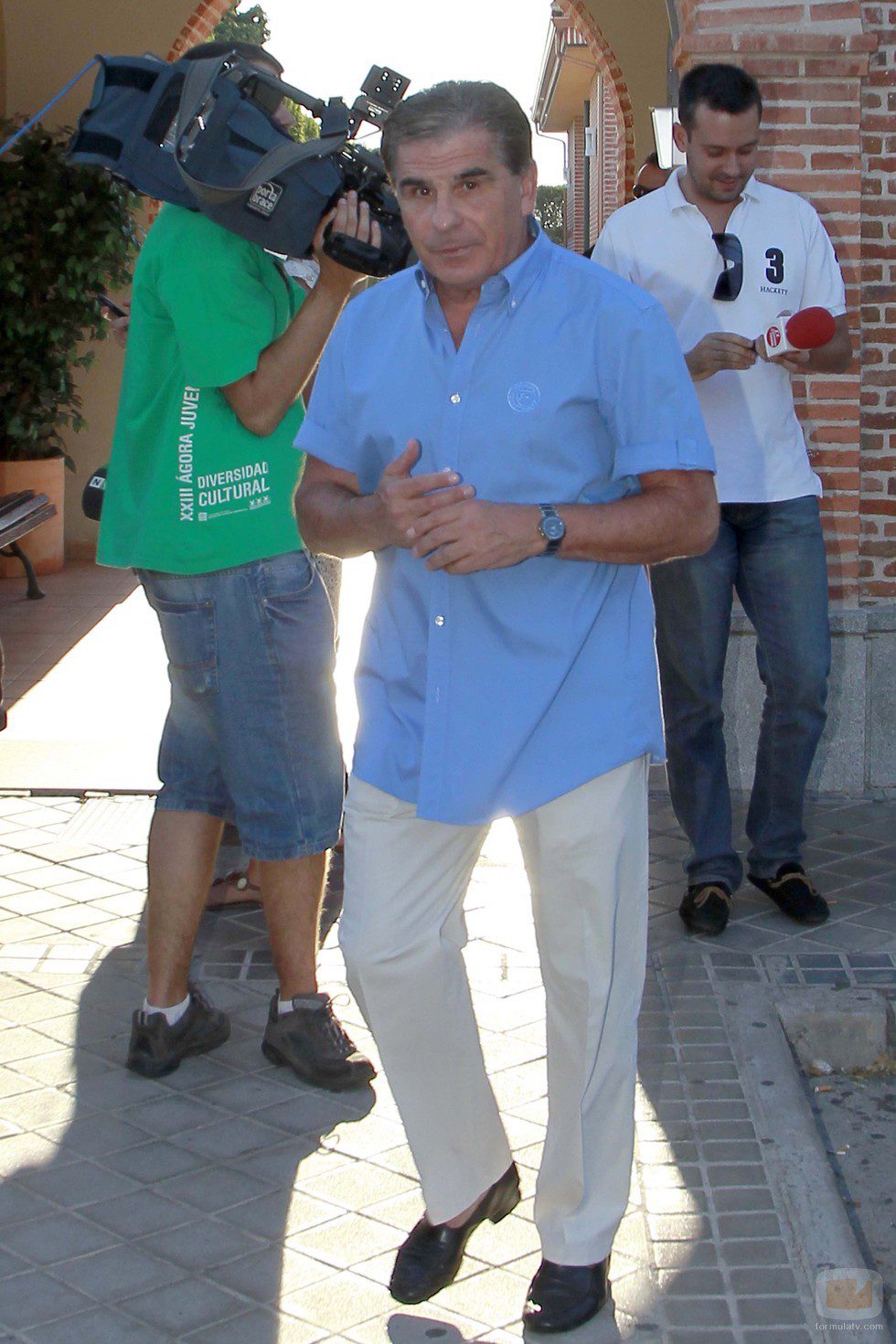 Pedro Ruiz en el tanatorio para despedir a José Luis Uribarri 