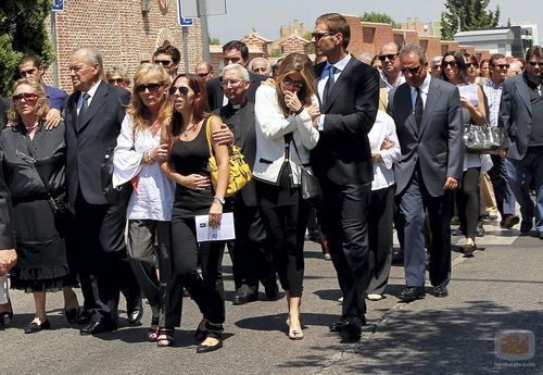 Darek y Susana Uribarri durante el funeral de José Luis Uribarri