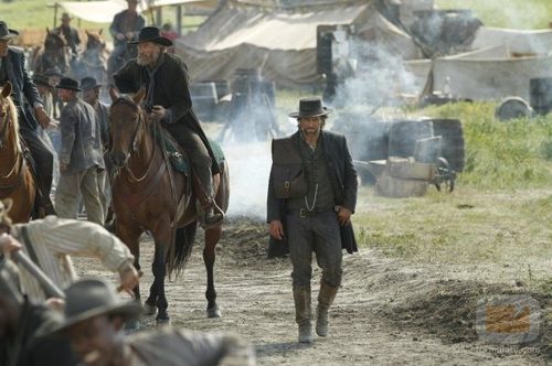 Anson Mount y Ton Noonan en 'Infierno sobre ruedas'