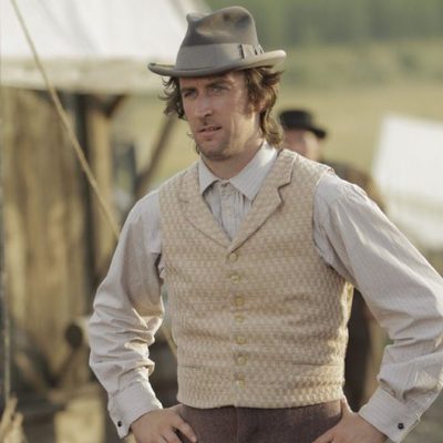 Phil Burke es Mickey McGinnes en 'Infierno sobre ruedas'