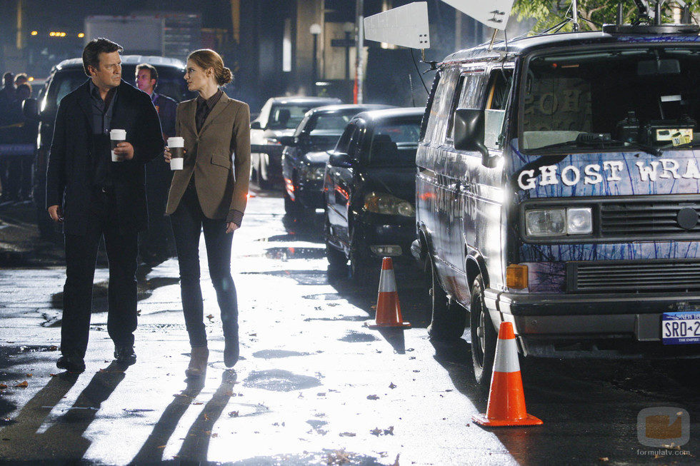 Kate y Richard Castle en una escena del capítulo 'El tesoro'