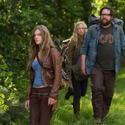 Zak Orth, Ana Lise Phillips y Elizabeth Mitchell en 'Revolution'