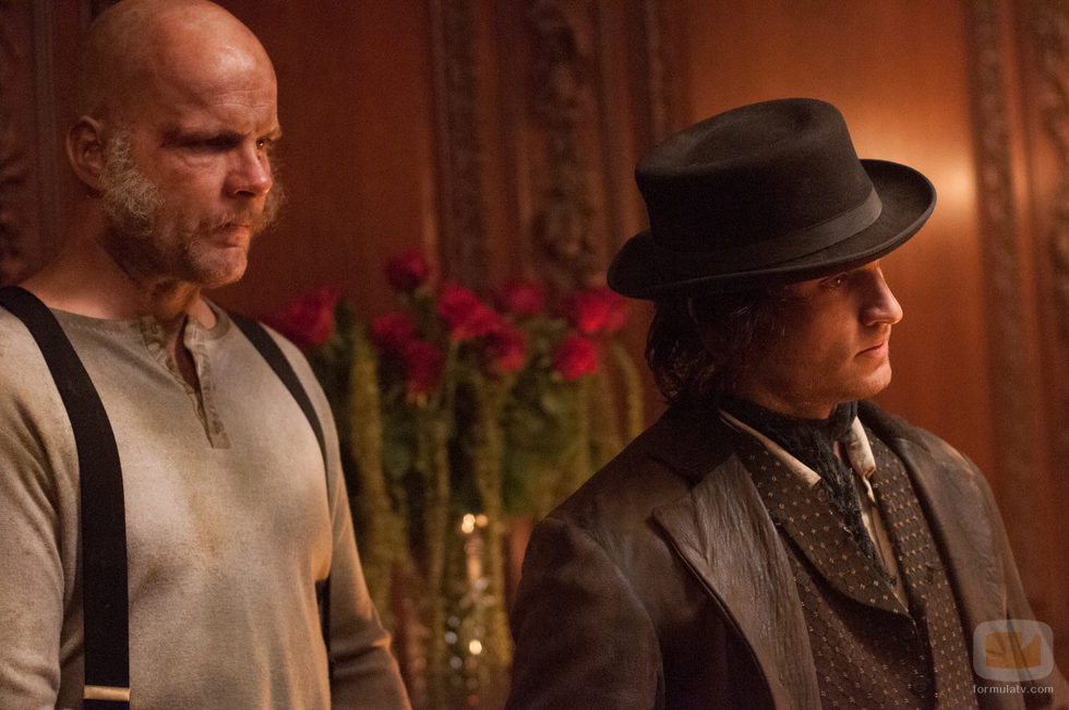 Tom Weston-Jones en una escena de 'Copper'