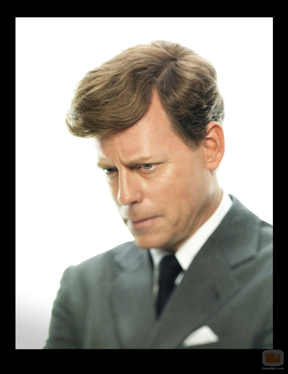 Greg Kinnear intrerpreta al presidente asesinado Jack Kennedy