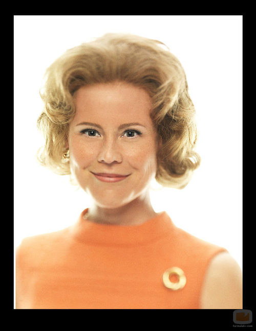 Kristin Booth da vida a Ethel Kennedy