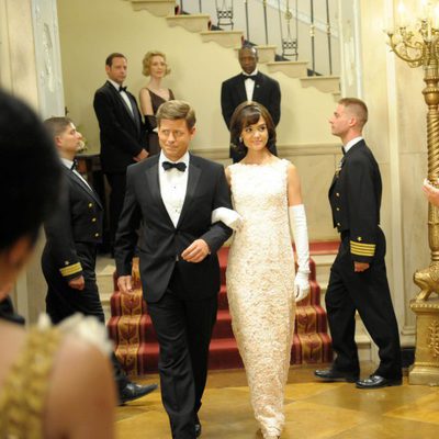 Jack y Jackie Kennedy se dirigen a un concierto en la Casa Blanca
