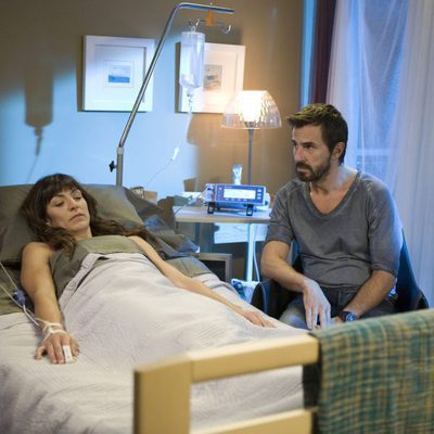 Pablo visita a Ana, tras su ingreso en el hospital