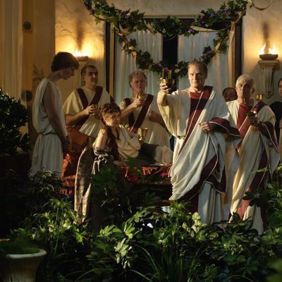 Lluis Homar, Nathalie Poza y José Sancho en una escena de 'Imperium'