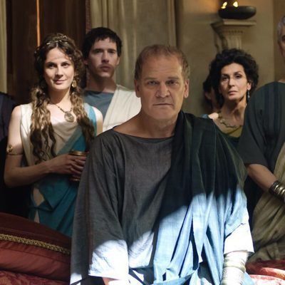 Parte del elenco de 'Imperium' en una foto promocional de la serie