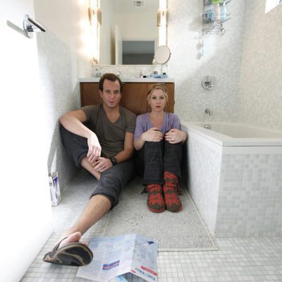 Will Arnett y Christina Applegate, unos padres estresados en 'Sin pegar ojo'