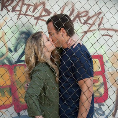 Christina Applegate besa a Will Arnett en 'Up All Night'