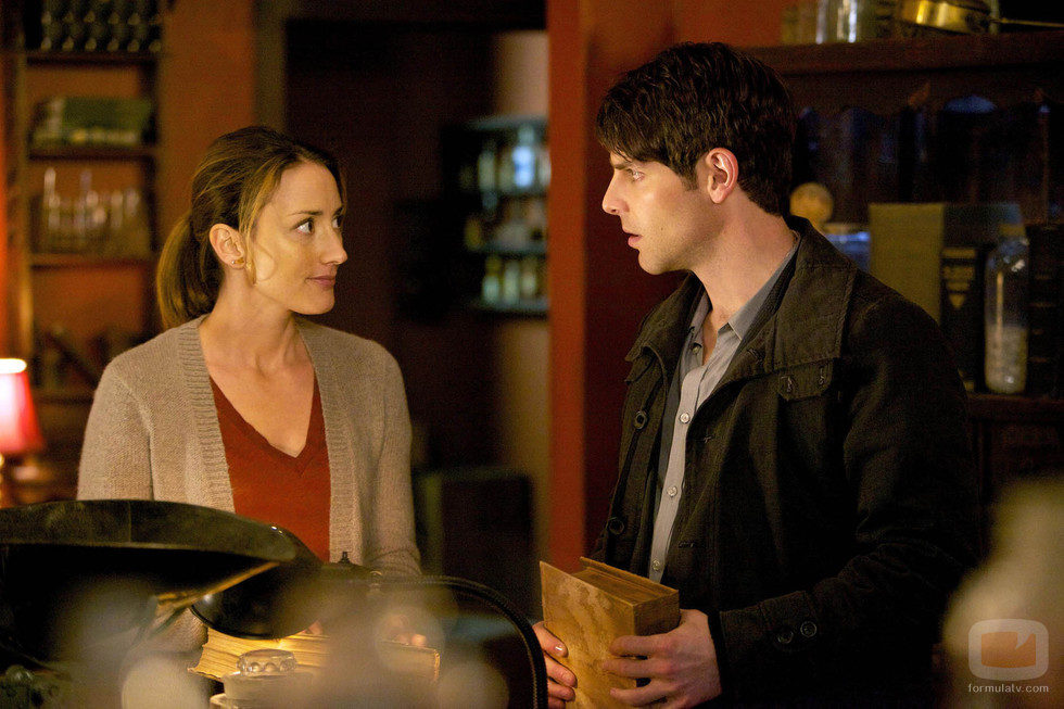 Nick y Rosalee en una escena de 'Grimm'