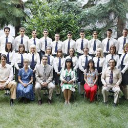 Profesorado y alumnos de 'Curso del 73' 