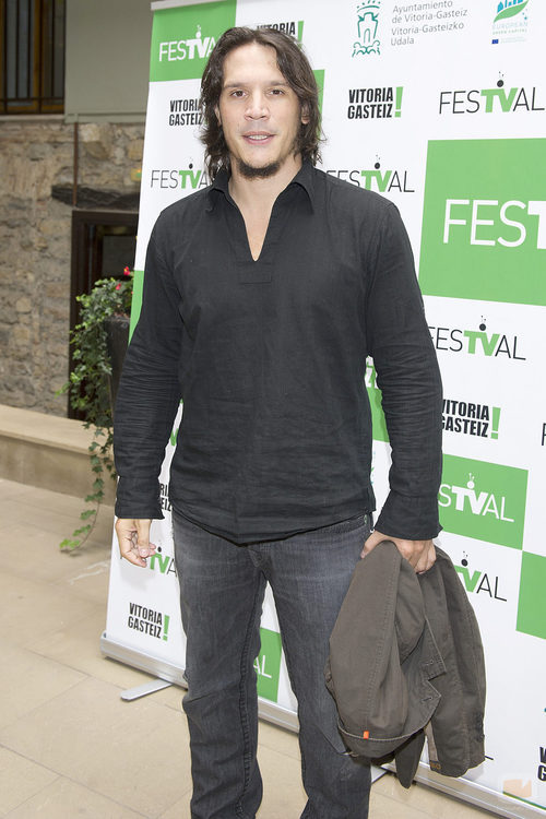 Sergio Peris Mencheta en la presentación de 'Isabel' en el FesTVal de Vitoria 2012