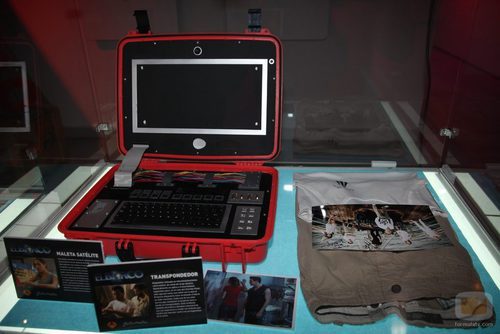 La maleta satélite de 'El Barco' en la exposición del FesTVal 2012