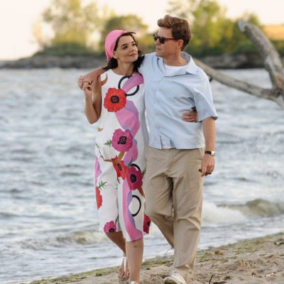 Jack y Jackie Kennedy dan un paseo por la playa