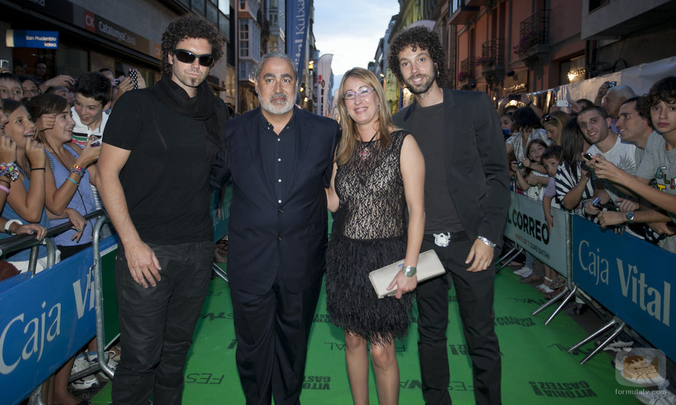 El equipo de 'El hormiguero' a su llegada a la ceremonia de clausura del FesTVal de Vitoria