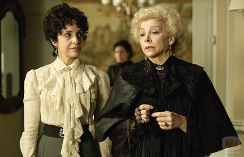 Doña Teresa y doña Elisa en la segunda temporada de 'Gran Hotel'