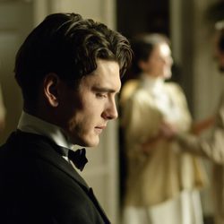 Yon González es Julio en la segunda temporada de 'Gran Hotel'