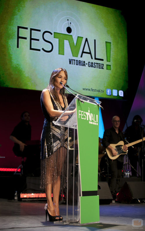 Ruth Jiménez presentó uno de los premios de la ceremonia de clausura del FesTVal de Vitoria