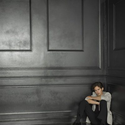 Connor Paolo es Declan Porter en 'Revenge'