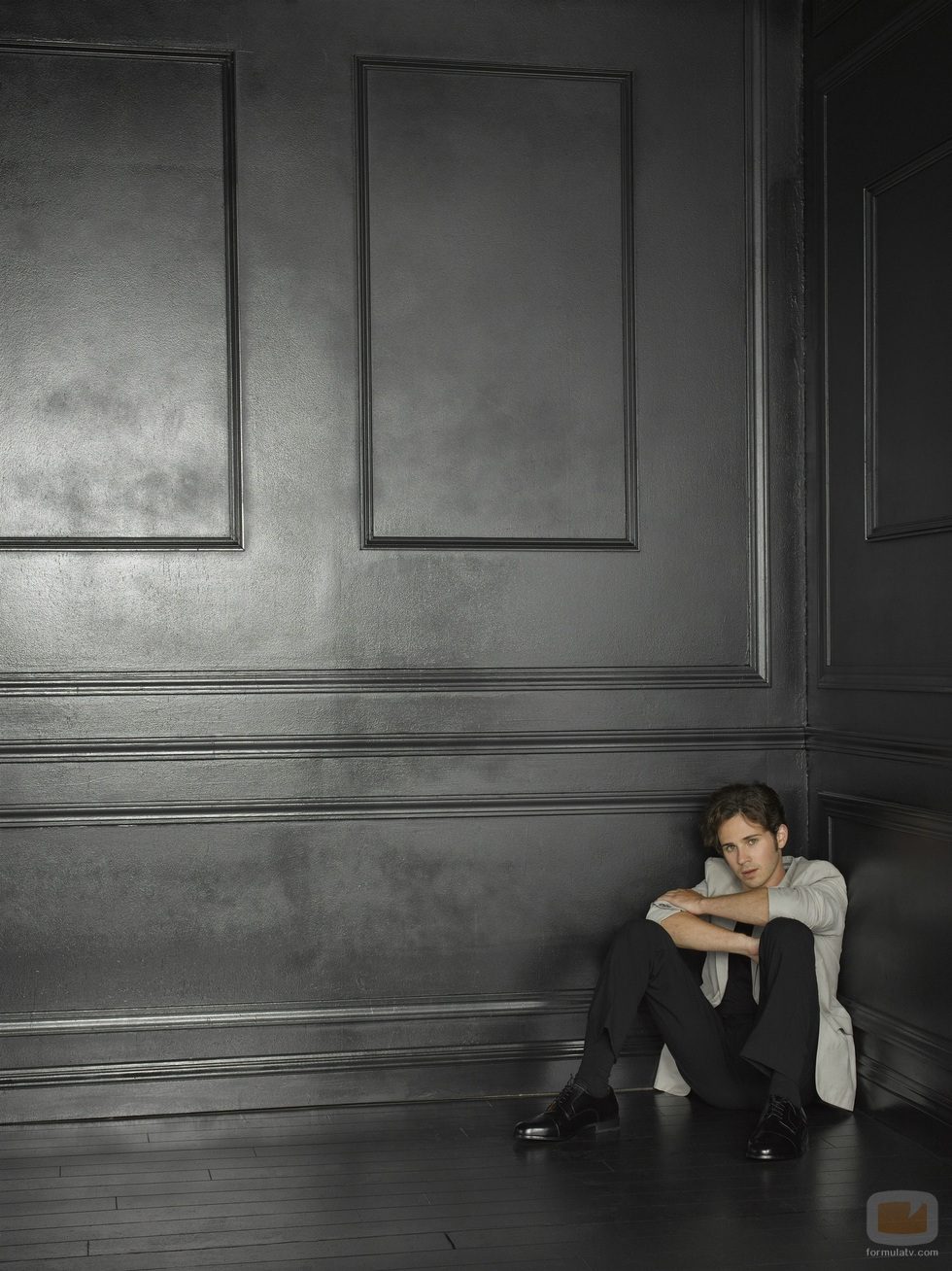 Connor Paolo es Declan Porter en 'Revenge'