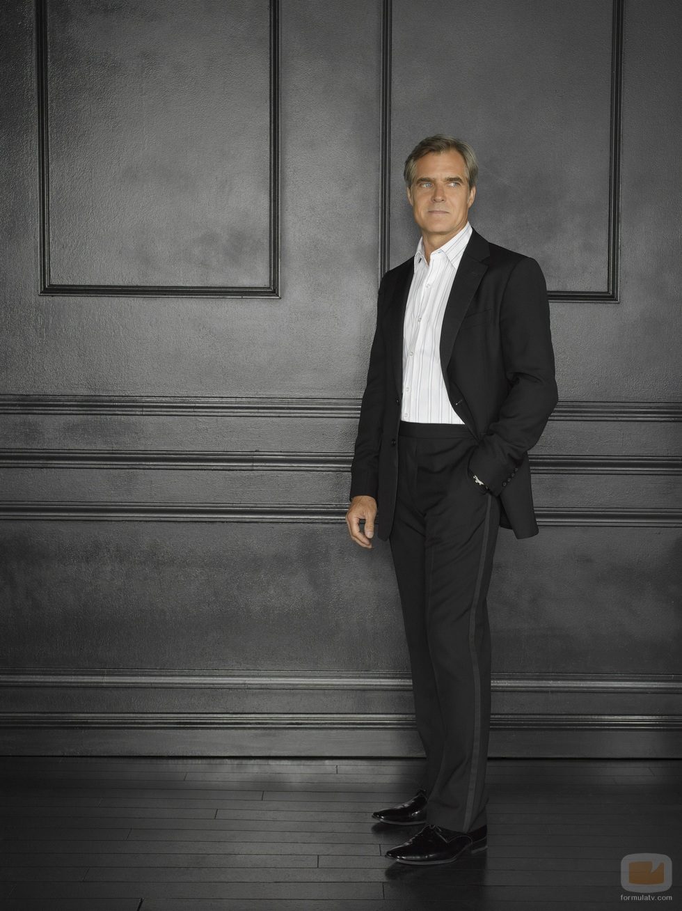 Henry Czerny de la serie 'Revenge'