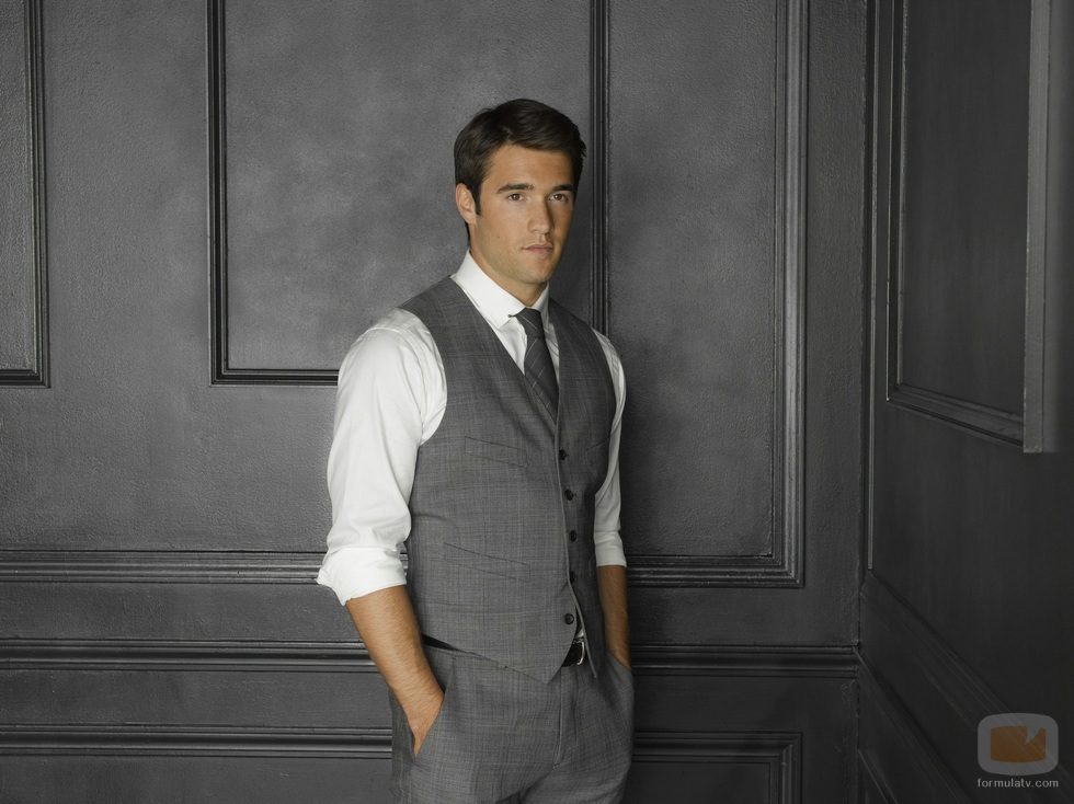 Joshua Bowman es Daniel Grayson en 'Revenge'