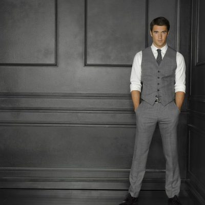 Joshua Bowman (Daniel Grayson) en la T2 de 'Revenge'