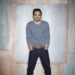 Jake Johnson en la segunda temporada de 'New Girl'