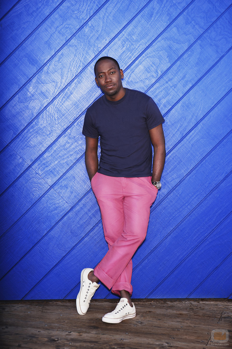 Lamorne Morris con el pantalón rosa en 'New Girl'