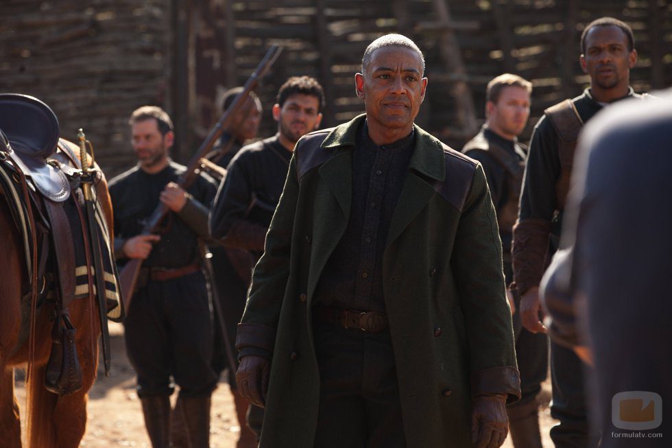 Giancarlo Esposito es el Capitán Neville en 'Revolution'