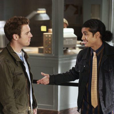 Bret Harrison y Rick Gonzalez en 'Reaper'