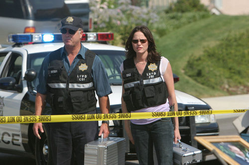 William Petersen y Jorja Fox