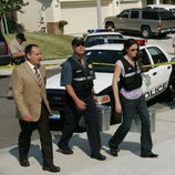 Sara Sidle y Gil Grissom investigan en 'CSI'