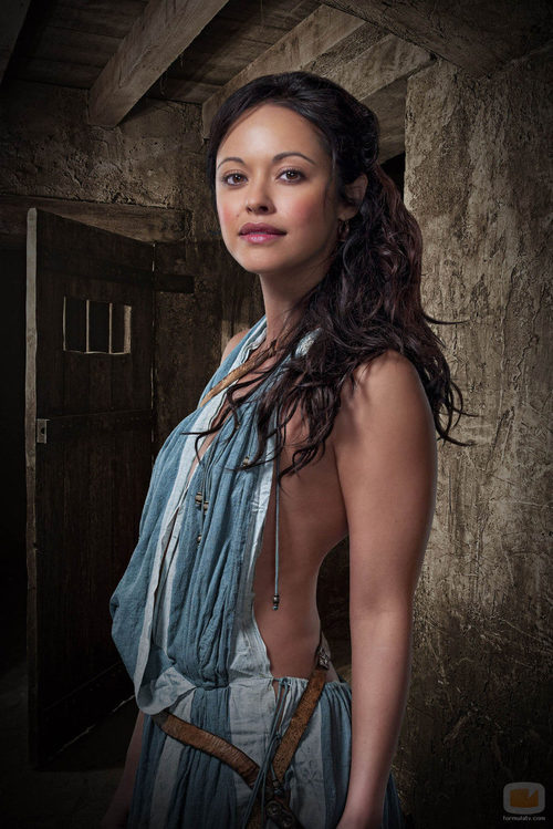Marisa Ramirez es Melitta en 'Spartacus: Dioses de la arena'
