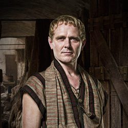 Stephen Lovatt es Tullius en 'Spartacus: Dioses de la arena'