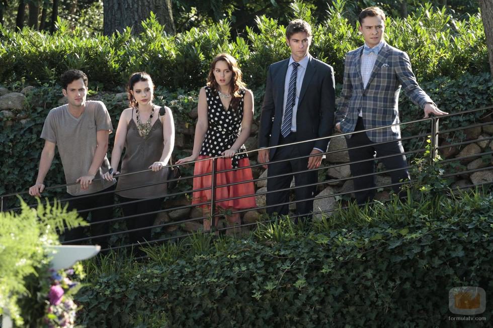 Penn Badgley, Michelle Trachtenger, Leighton Meester, Chace Crawford y Ed Westwick