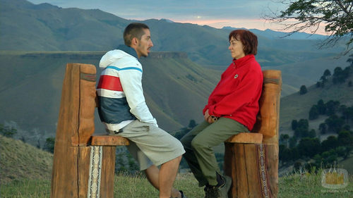 Oleg y su madre Isabel en 'Padres lejanos'