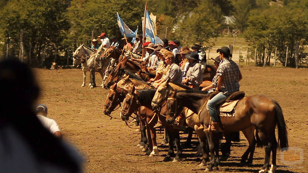 Los participantes han tenido que aprender a cabalgar