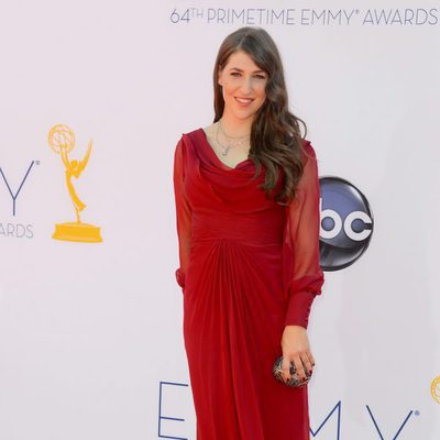 Mayim Bialik en los Emmy 2012