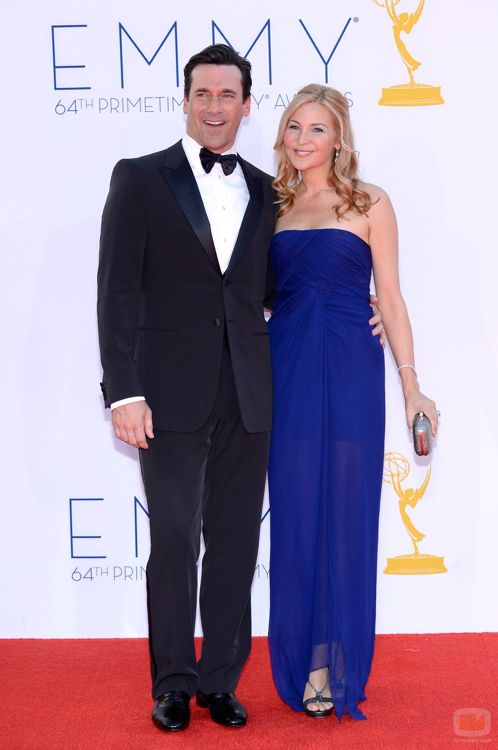 Jon Hamm y Jennifer Westfeldt en los Emmy 2012