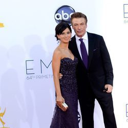 Alec Baldwin y su mujer en los Premios Emmy 2012
