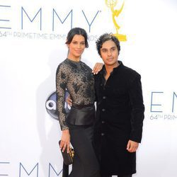 Kunal Nayyar de 'The Big Bang Theory' en los Emmy 2012