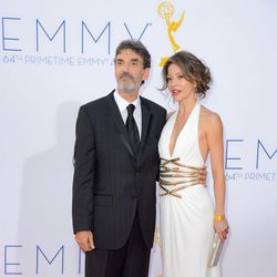Chuck Lorre y su pareja en los Emmy 2012