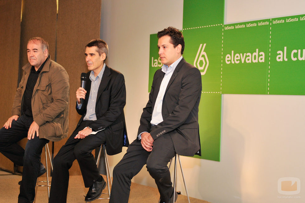 Antonio García Ferreras, Carlos Fernández y Mario López, en la rueda de prensa