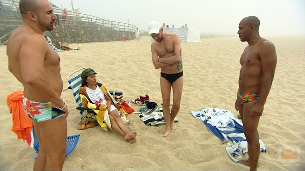 Los chicos de Pedriño de '¿Quién quiere casarse con mi hijo?' sin camiseta en la playa