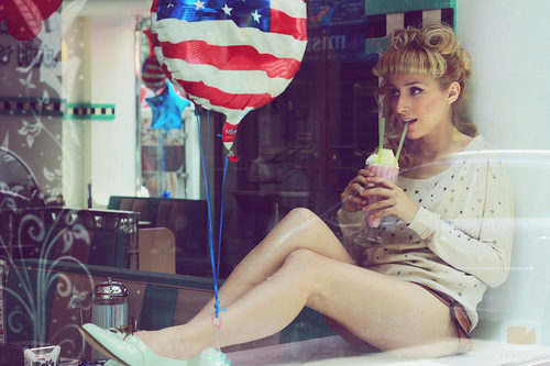 La cantautora Zahara posa para Overlay Magazine